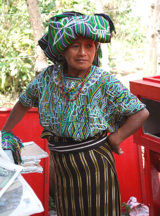 femme-communauté-cakchiquel-mexique