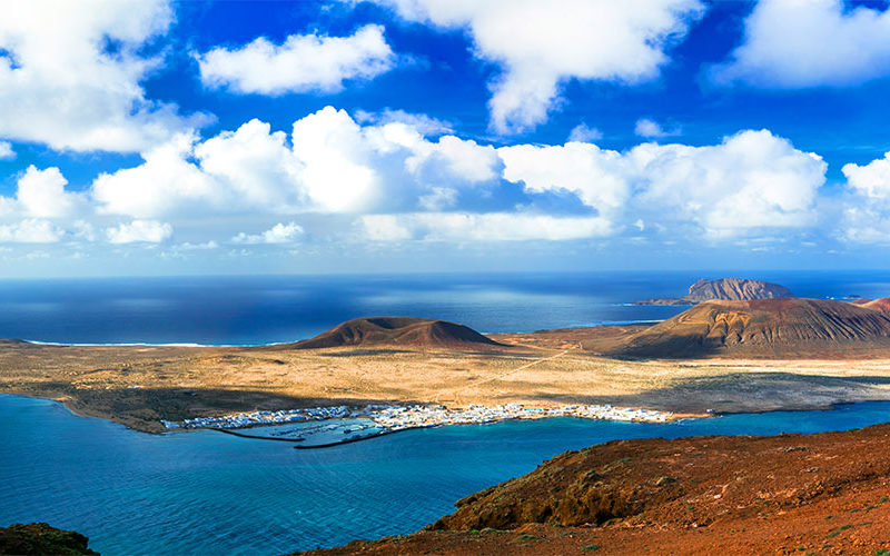 Magnifique vue du ciel du paysage volcanique de Lanzarote