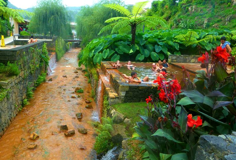 Sources d’eau chaude de Poça da Dona Beija - Visiter les Açores 