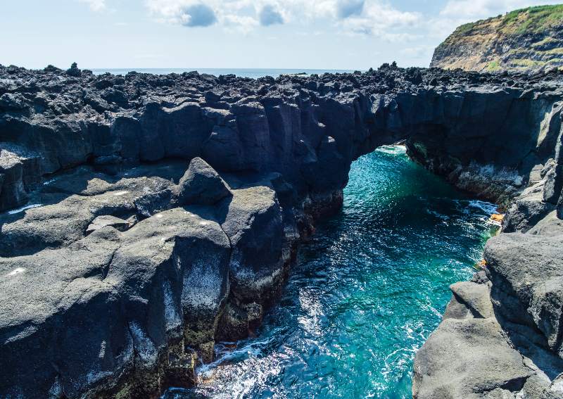 Piscines naturelles de Ponta Ferraria - Visiter les Açores